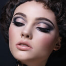 Cut Crease Eye Make-Up Design Course