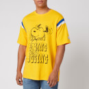 Levi's X Peanuts Men's Football T-Shirt Jogging Snoopy - Gold Fusion