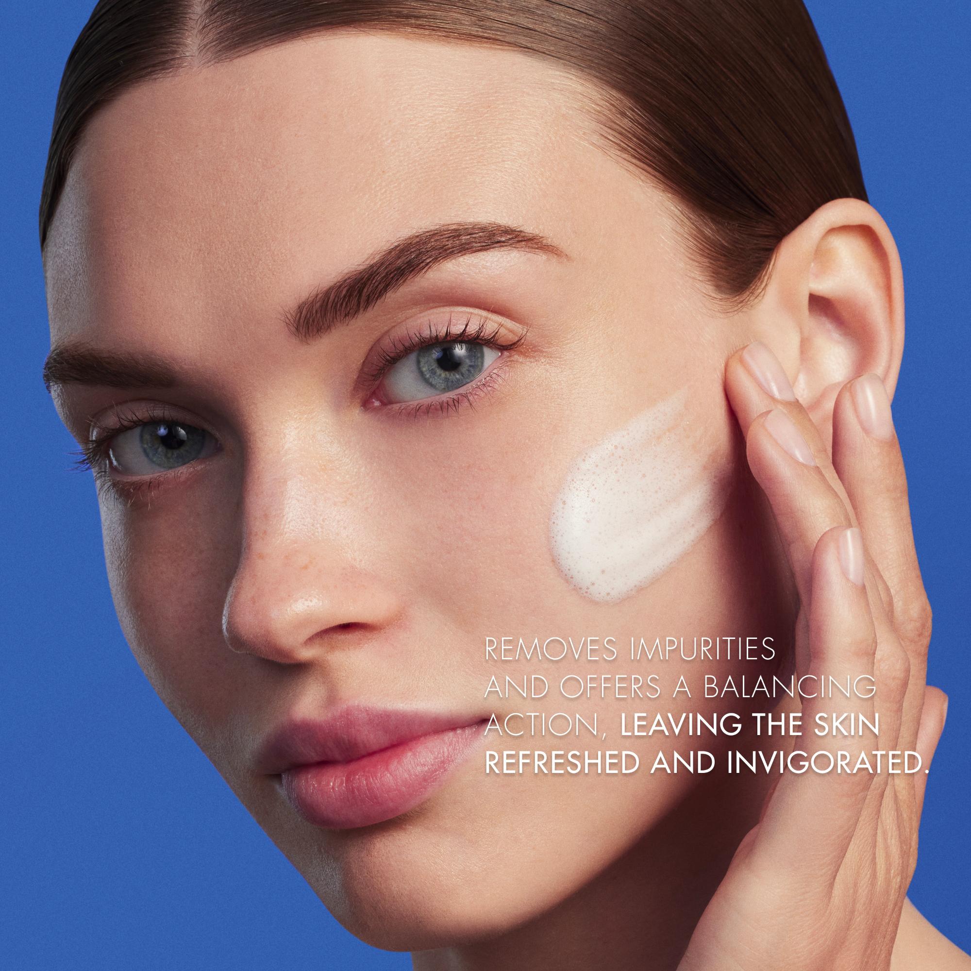
10363326-4.jpg
SKIN IS CLEAR,
FREE FROM IMPURITIES
AND COMFORTABLE.