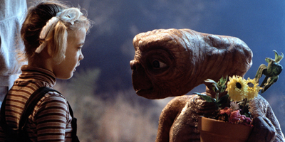 Still of E.T. and Drew Barrymore