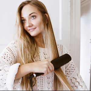 Choose the desired heat setting and start styling from root to tip. No need to section your hair. The ceramic comb and detangling bristles glide easily throughout your hair, including the back of your head