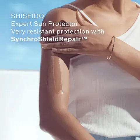 SHISEIDO Expert Sun Protector. Very resistant protection with SynchroSheildRepairtm. Safflower Extract for beautified & plumped skin. Algae Complex for hydrated & smoothed skin. 90% PLANT-DERIVED PLASTIC BOTTLE WITHOUT CAP. new synchro shield repair. wetforce - strengthens the protection veil in contact with water. heat force - boosts the protection veil in hot weather. new auto repair - the protection veil repairs itself in case of friction