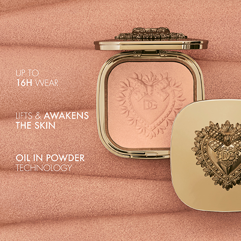 UP TO 16H WEAR LIFTS & AWAKENS THE SKIN OIL IN POWDER TECHNOLOGY