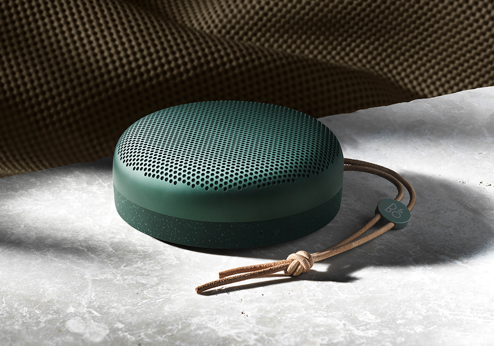 定番日本製Bang & Olufsen Beoplay A1 パイン ケース付 スピーカー・ウーファー