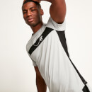 Camiseta de manga corta Muscle Fit – Gris Titanio / Negro