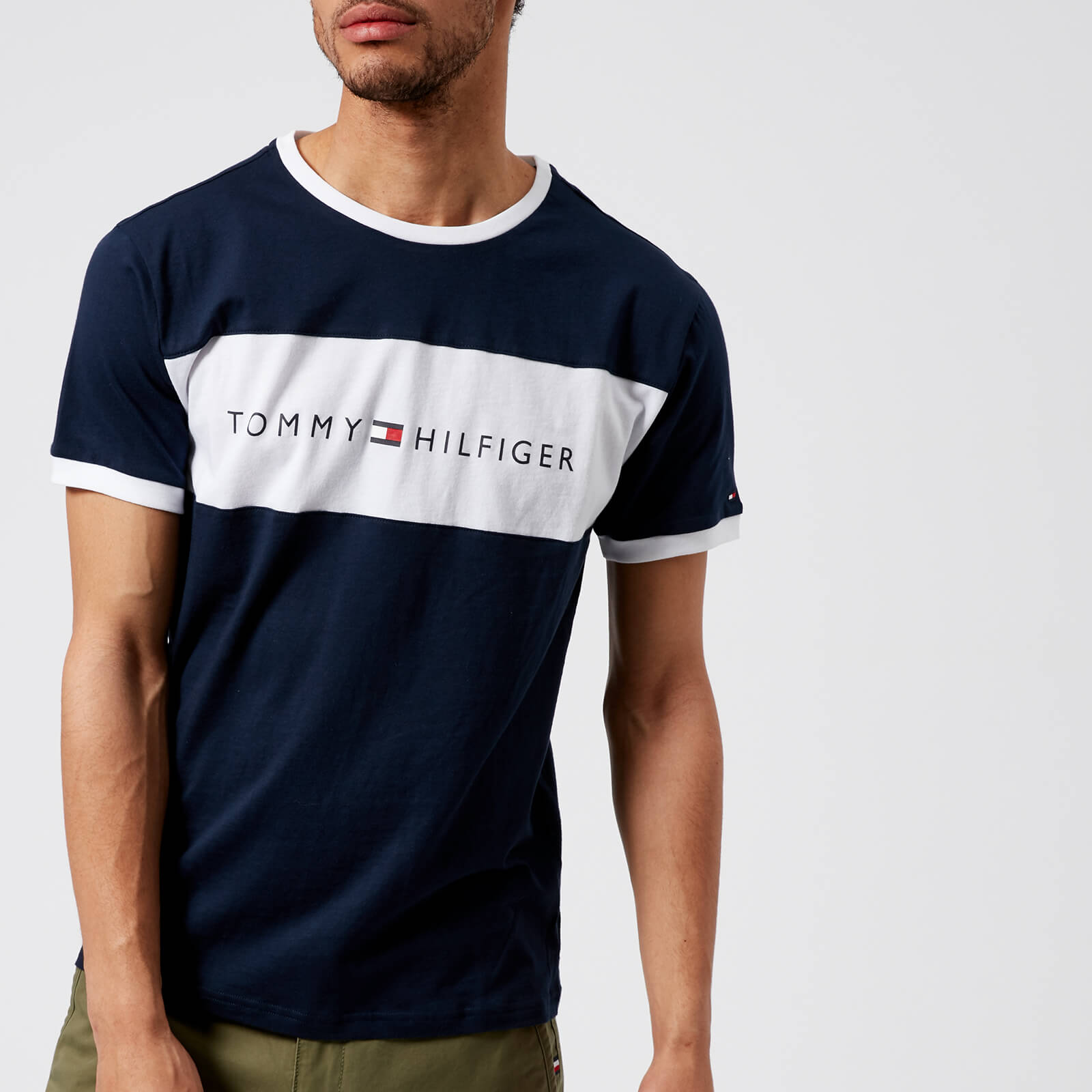 tommy hilfiger chest logo t shirt