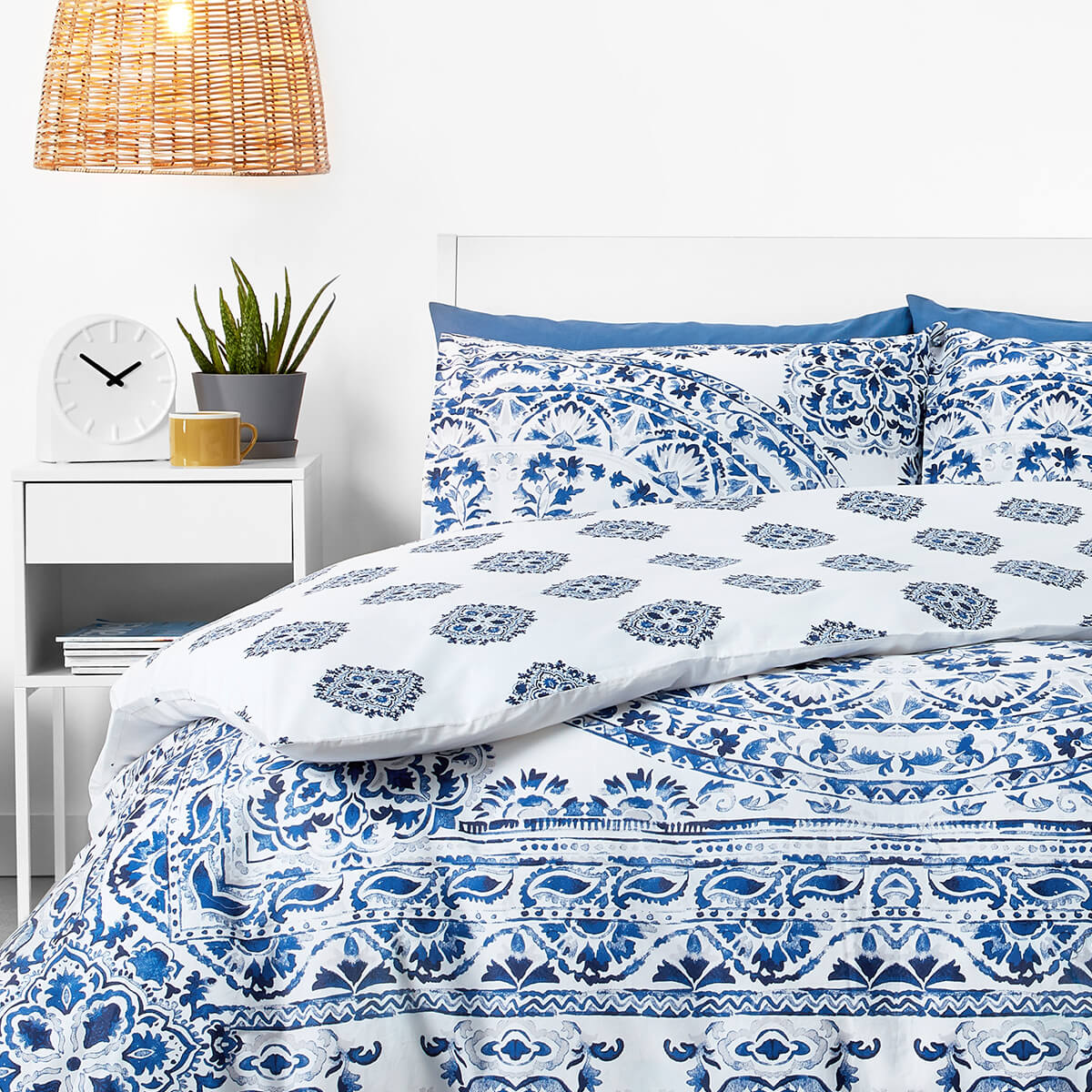 In Homeware Duvet Set Blue Mandala Homeware Thehut Com
