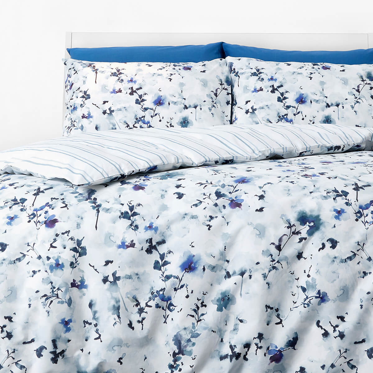In Homeware Duvet Set Blue Floral Homeware Thehut Com