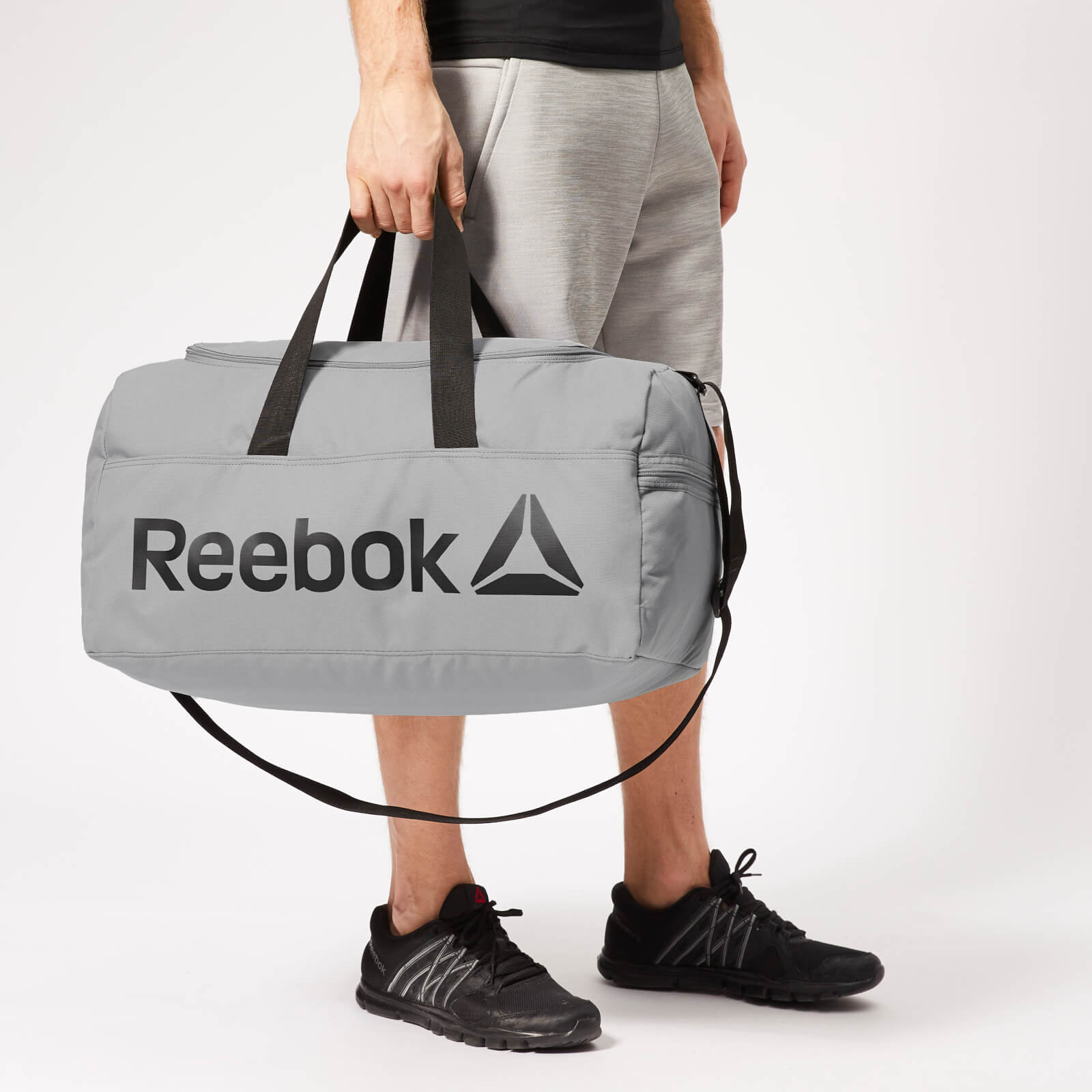 reebok active core medium grip bag