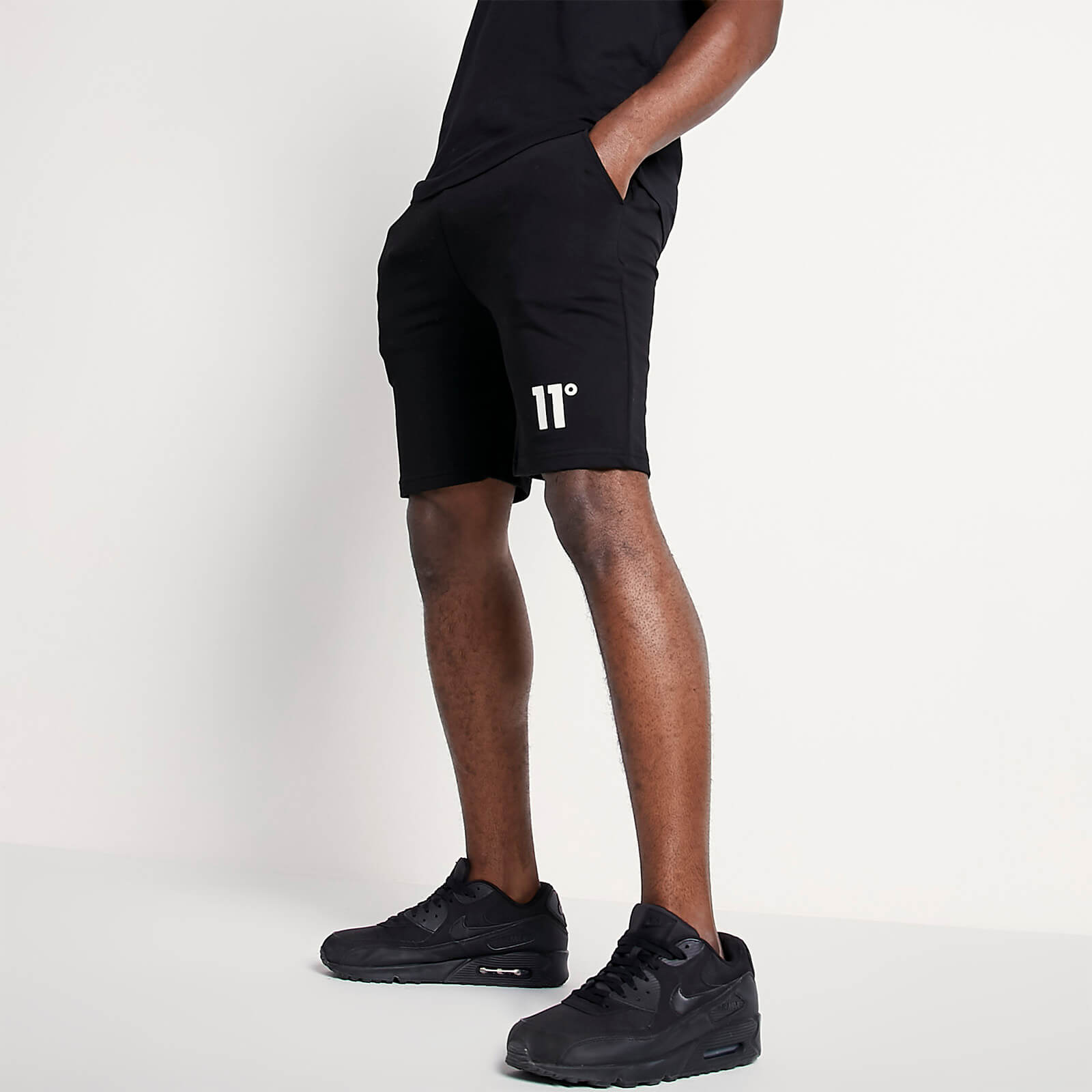 Pantalón Corto Core - Negro | 11 Degrees ES