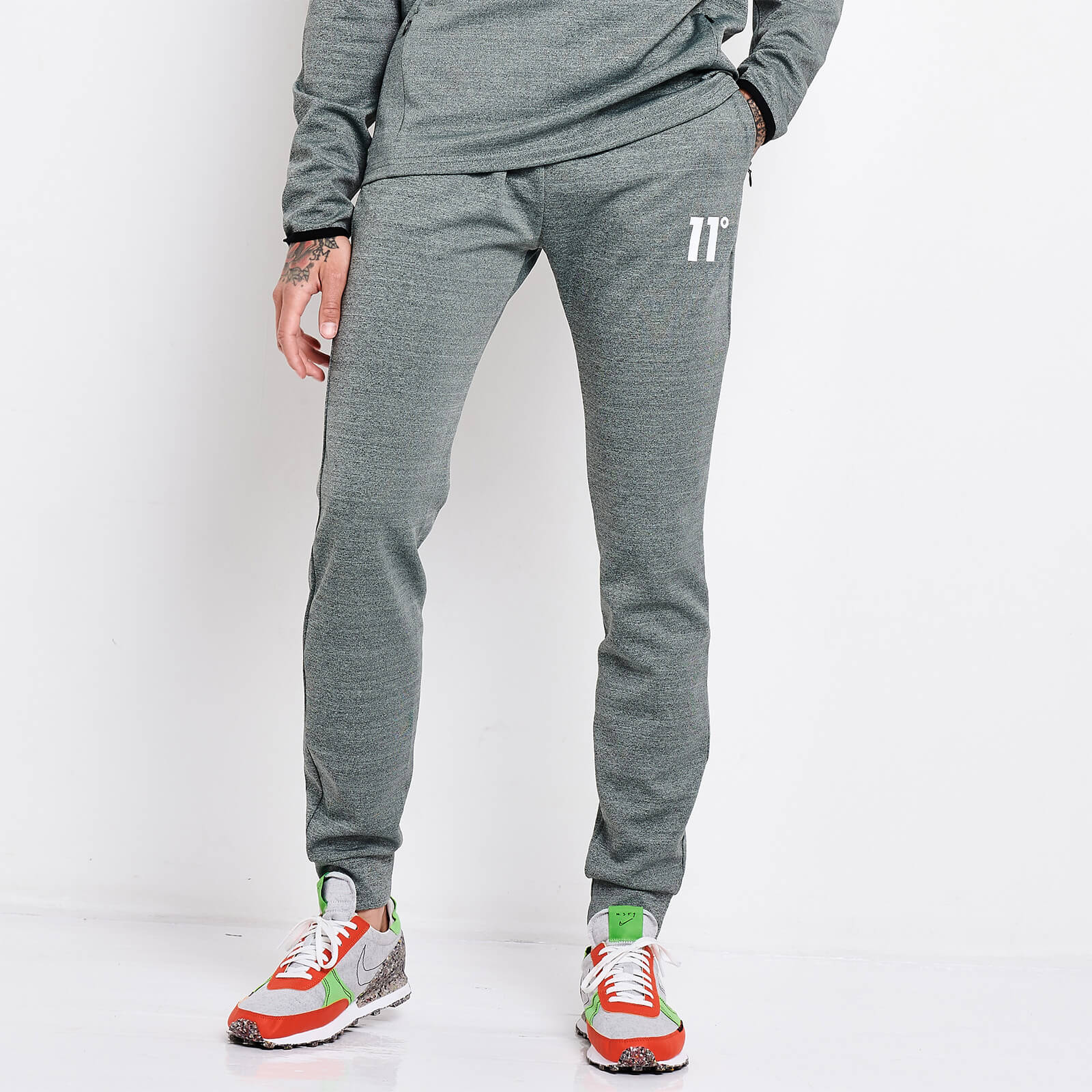 11 Degrees Zgen Joggers Relaxed Fit 