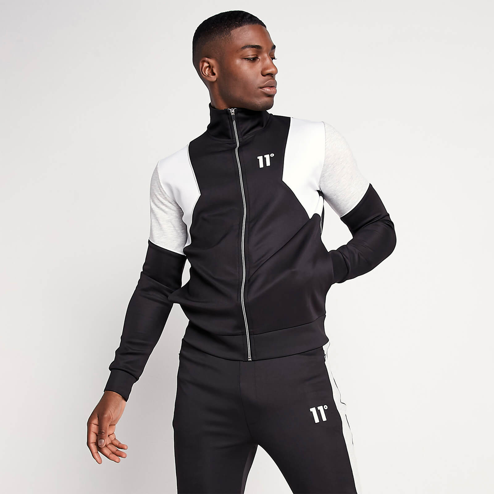 Top de Chándal con Paneles en Contraste - Negro / Blanco / Gris Oscuro | 11  Degrees ES