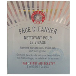 First Aid Beauty Face Cleanser 2ml (Free Gift)