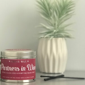La de da! Living Sassy Wax Partners in Wine - Pour a Glass and Gossip The Night Away Candle 300g