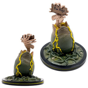 Alien Face Hugger Free Hugs Diorama Q-Fig Vinyl Figure