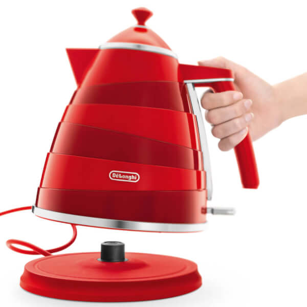 De'Longhi Avvolta Kettle and 4 Slice Toaster Red IWOOT