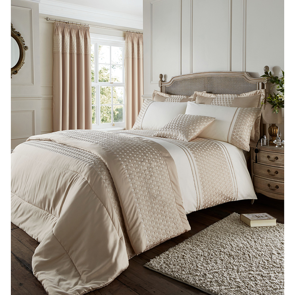 Catherine Lansfield Lille Bedding Set Gold
