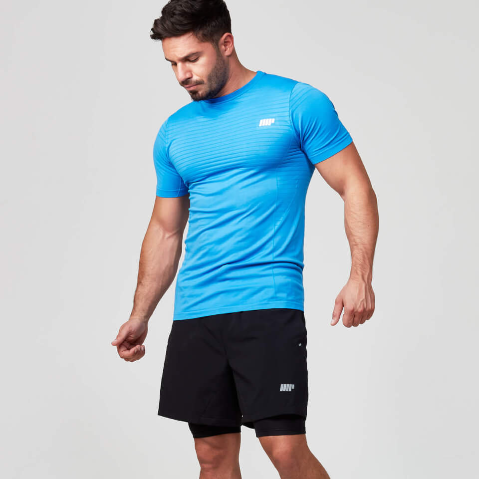 Buy Men's Seamless T-Shirt - Black | Myprotein.com