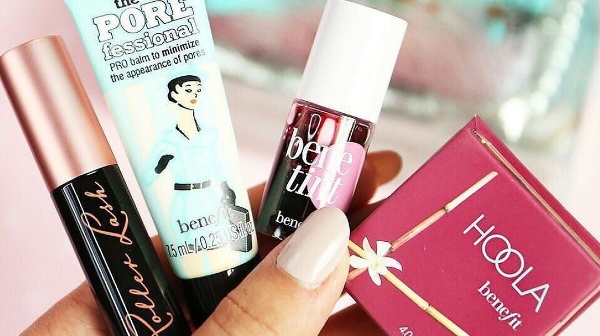 DESK TO DATE WITH BENEFIT MINI’S