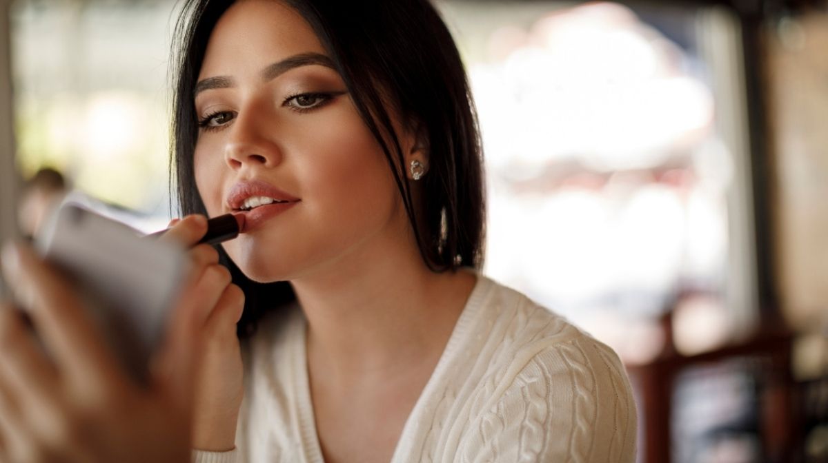 to the blog - why are my lips so dry?