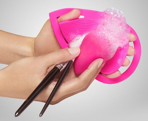 make up brush cleaners