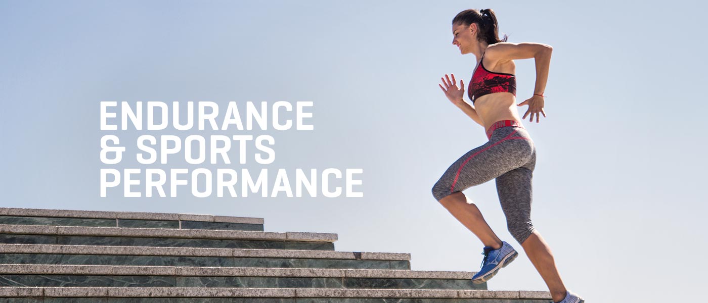atletičarka trčanje po stepenicama u myprotein sportske odjeće