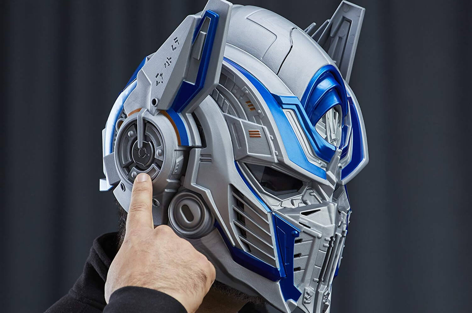 TRANSFORMERS: THE LAST KNIGHT OPTIMUS PRIME VOICE CHANGER HELMET